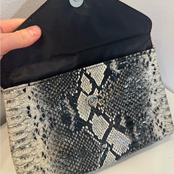Snakeskin Clutch - Picture 3 of 5